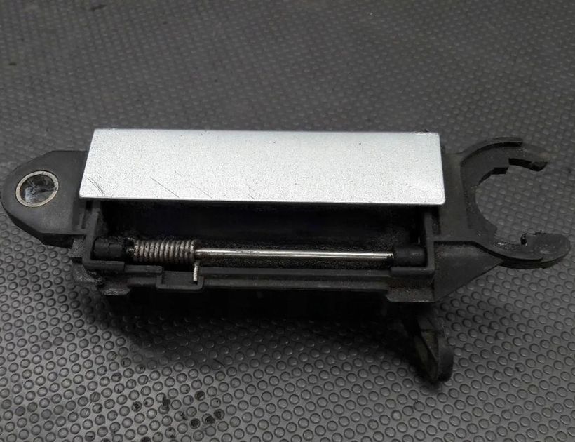 AUDI A4 B8/8K (2011-2016) Ľavá posuvná dvere vonkajšia kľučka 8D0837208A 30174498