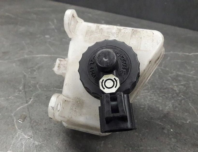 FORD USA Focus 1 generation (1998-2010) Nádrž na brzdovú kvapalinu 98ab-2c217ac 30176117