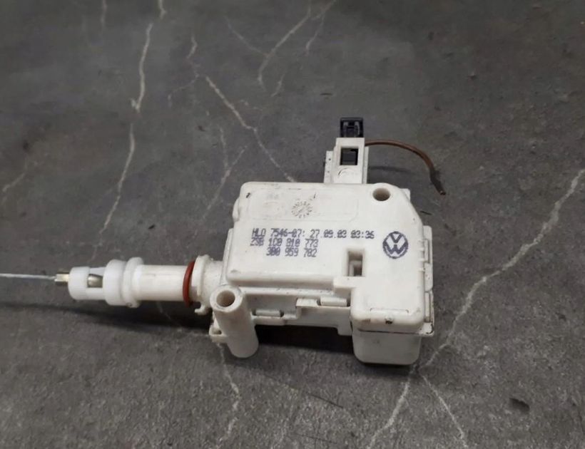 SKODA Superb 2 generation (2008-2015) Fuel Tank Cover Lock 3b0959782 30176332