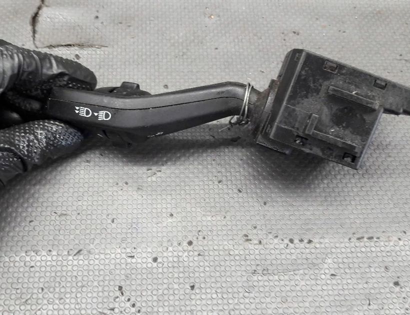 FORD Kuga 1 generation (2008-2013) Otočte ovládací gombík 17d940-4 30181522