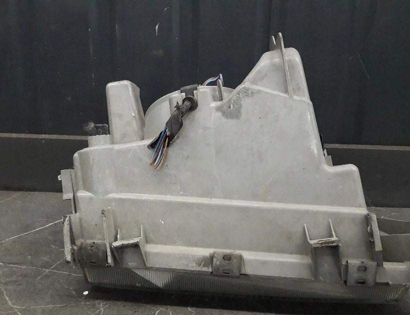 VOLVO 440 1 generation (1988-1996) Front Right Headlight 30183439