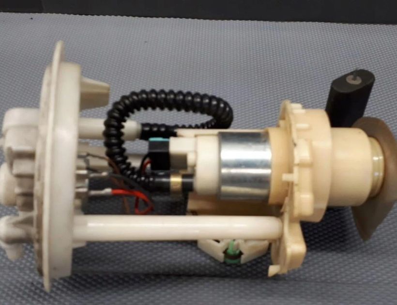 SMART Fortwo 1 generation (1998-2007) V nádrži palivové čerpadlo 30183496