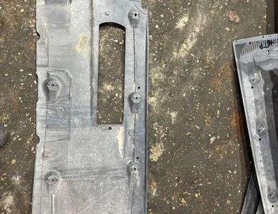 VOLKSWAGEN Touran 1 generation (2003-2015) Защита днища левая 1K0825212K 20220439