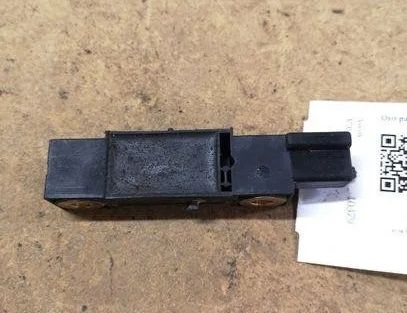 VOLVO V70 2 generation (2000-2008) Боковой датчик удара правый 8622365,001674,040101 27034058