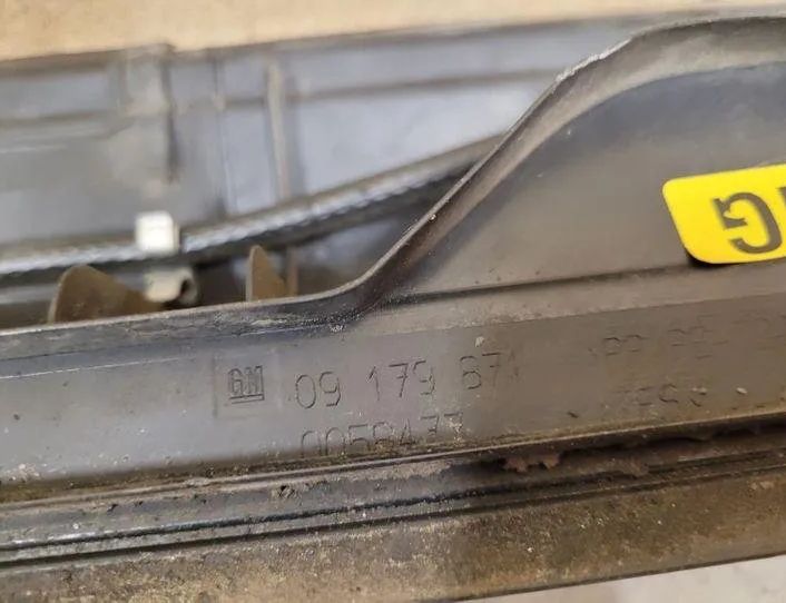 OPEL Signum C (2003-2008) Predný stierač lišta 09179871 27053345