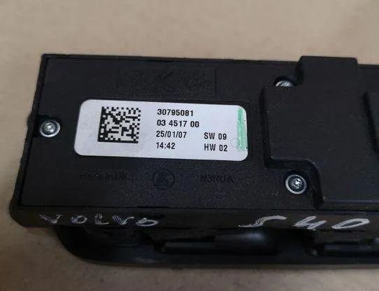 VOLVO S40 2 generation (2004-2012) Кнопка стеклоподъемника задней левой двери 30795081 27069767