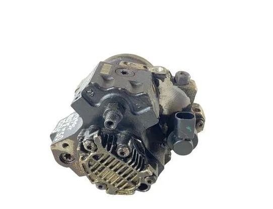 AUDI A6 C6/4F (2004-2011) Топливный насос 059130755E,0445010090 27075333