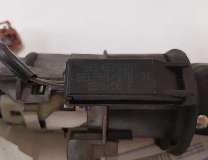 PEUGEOT 607 1 generation (2000-2008) Ignition Lock 9654570280,N0502334 27084144