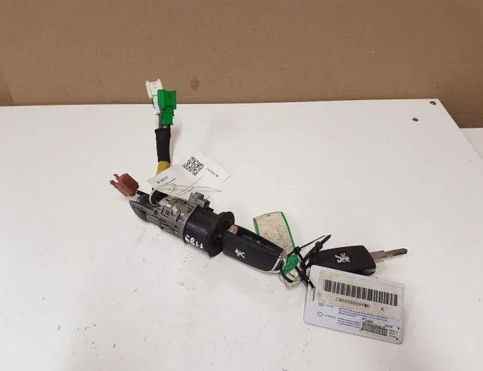 PEUGEOT 607 1 generation (2000-2008) Ignition Lock 9654570280,N0502334 27084144