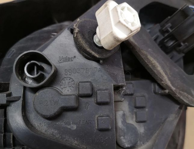 OPEL Corsa D (2006-2020) Фонарь задний правый 13188046 28619179