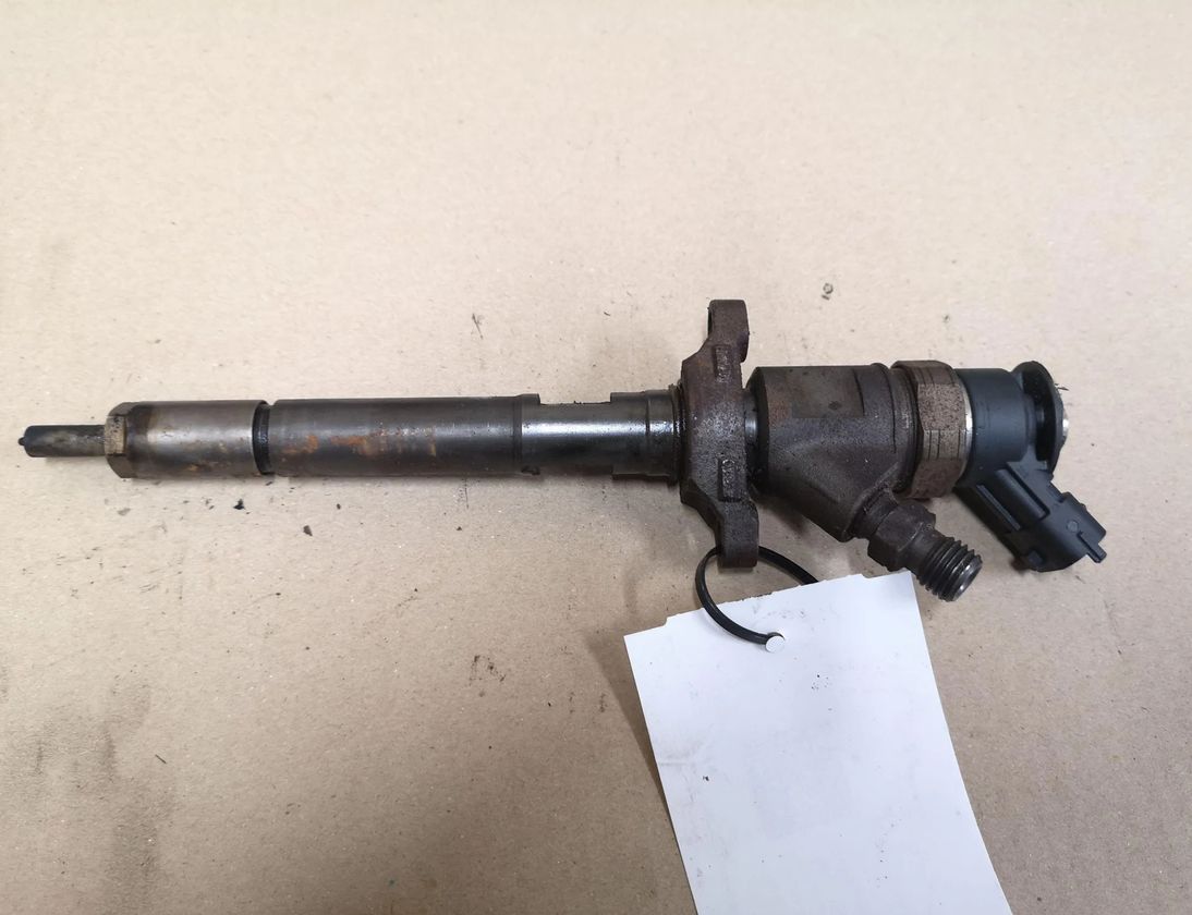 FORD Focus 2 generation (2004-2011) Palivový vstrekovač 0445110353 28688876