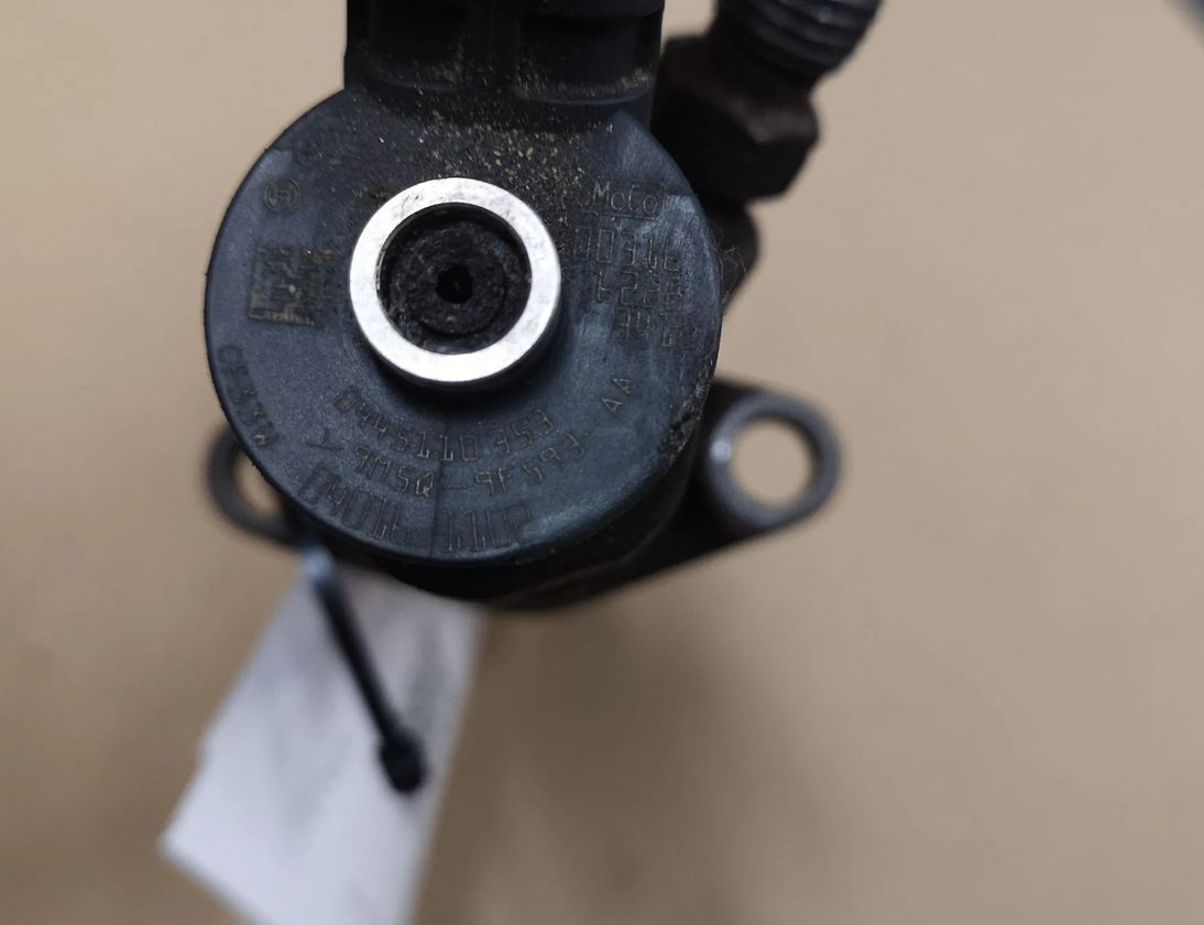 FORD Focus 2 generation (2004-2011) Palivový vstrekovač 0445110353 28688876