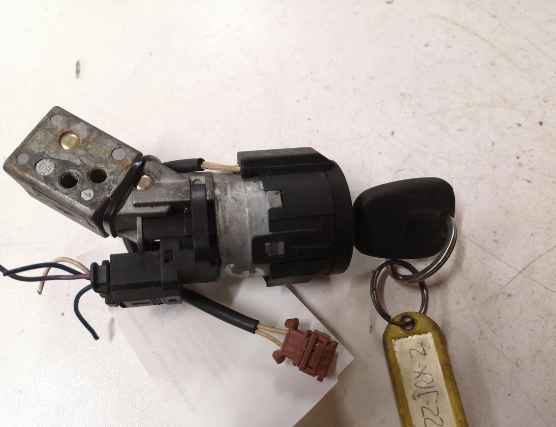PEUGEOT 308 1 generation (2005-2011) Ignition Lock 36353100 28689801