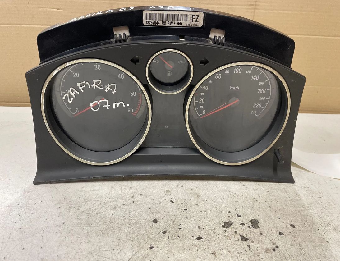OPEL Zafira B (2005-2010) Speedometer 13267544 28697901