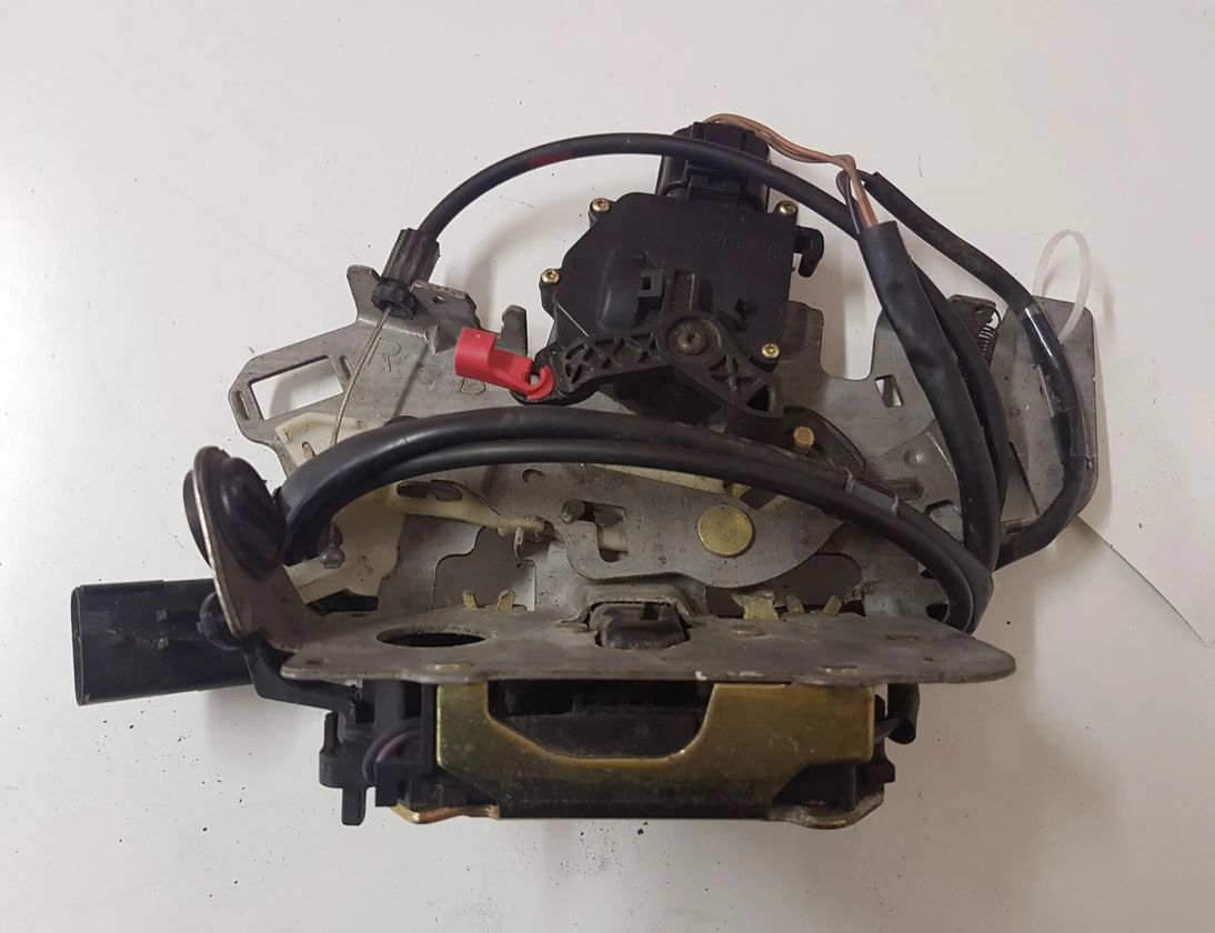 CHRYSLER Voyager 4 generation (2001-2007) Замок боковых левых дверей 800786 28752240