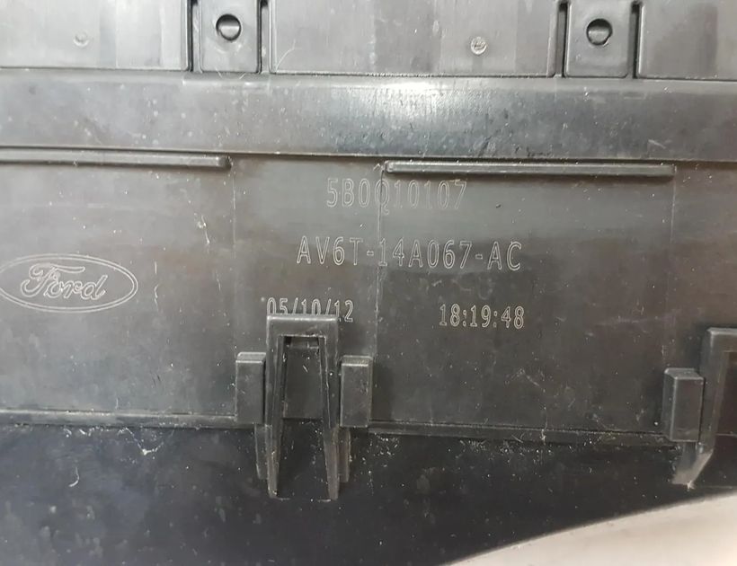 VOLVO V40 2 generation (2012-2020) Fuse box AV6T14A067AC 28765551