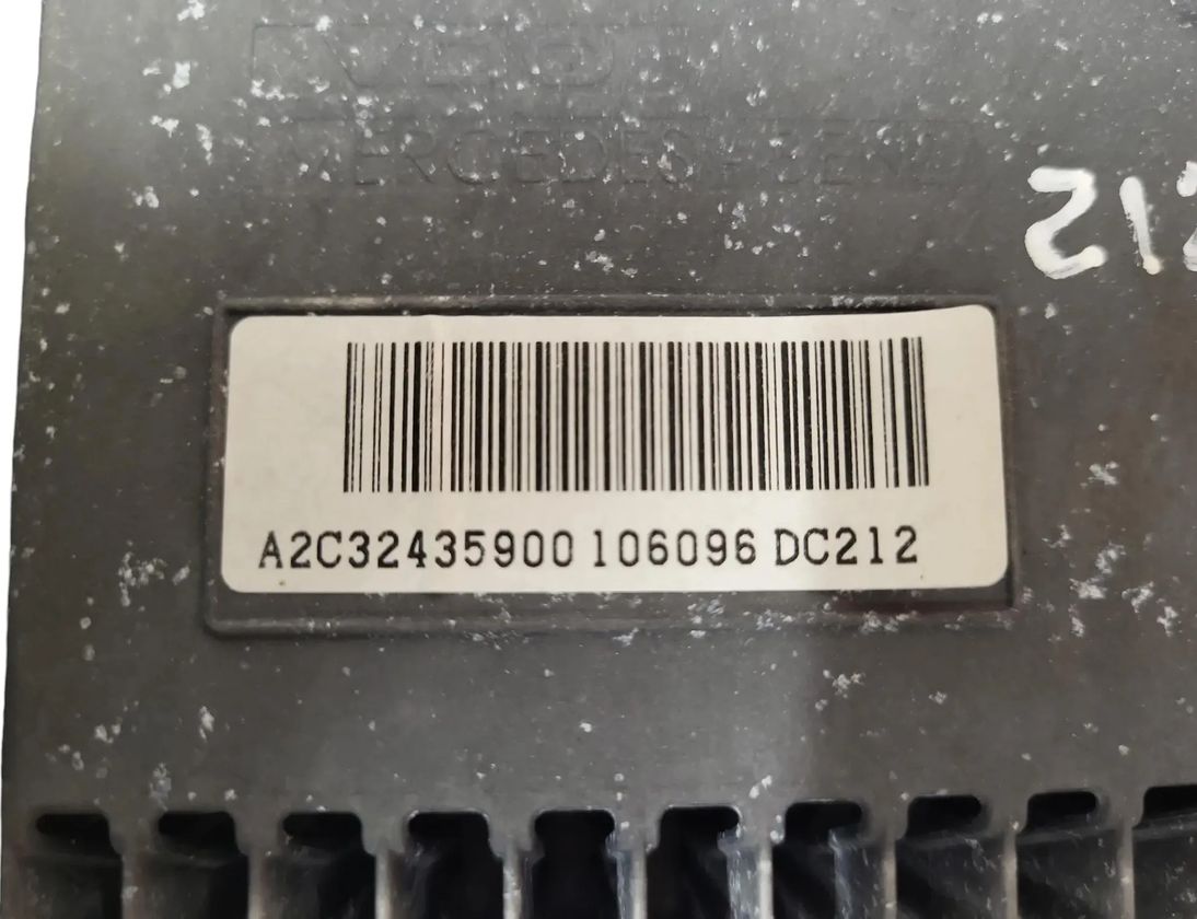MERCEDES-BENZ E-Class W212/S212/C207/A207 (2009-2016) Navigačný displej A2129014606 28802889