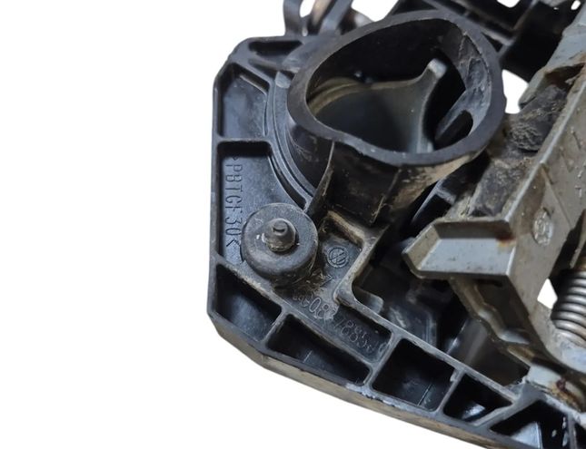 VOLKSWAGEN Passat B7 (2010-2015) Наружная ручка задней левой двери 3C0837885 28805503