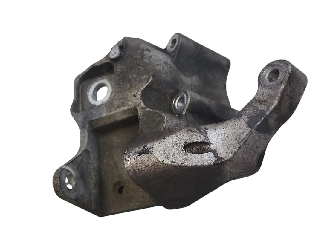 VOLVO V60 1 generation (2010-2020) Držiak motora pravá strana 31401633 28808608