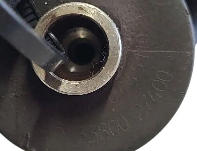 KIA Carens 2 generation (2002-2006) Palivový vstrekovač 0445110258 32757839