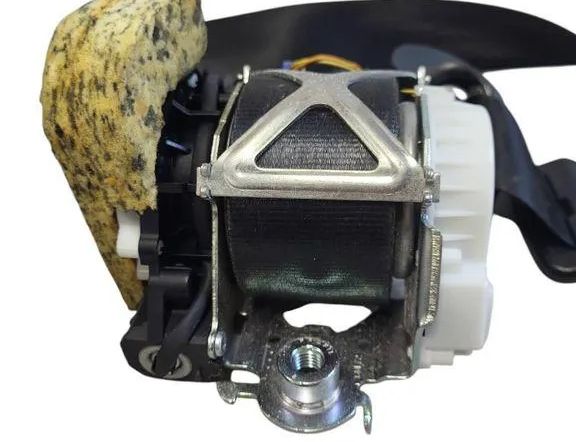 CITROËN C5 2 generation (2008-2017) Front Left Seatbelt 33060319A 32824981