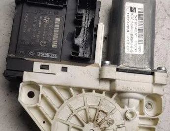 SEAT Altea 1 generation (2004-2013) Front Left Door Window Regulator Motor 5p0837402N 30537798