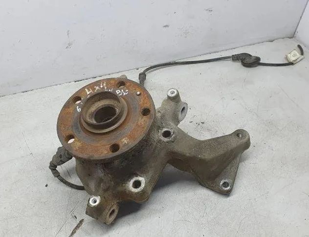 VOLKSWAGEN Passat B7 (2010-2015) Rear Left Wheel Hub 3C0505435G 30539692