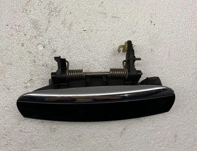 AUDI A6 C6/4F (2004-2011) Наружная ручка передней правой двери 4F0837207 17147381