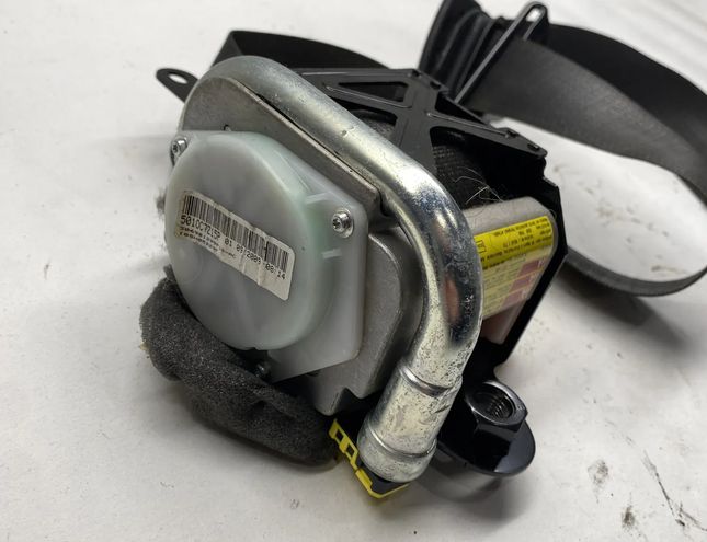 OPEL Insignia A (2008-2016) Ľavý predný bezpečnostný pás 3063932AA 17810631