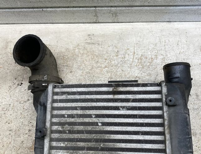 AUDI A4 B6/8E (2000-2005) Intercooler radiátor 8E0145805 18790015