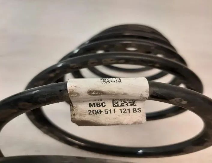 VOLKSWAGEN T-Cross 1 generation (2019-2023) Ľavá zadná pružina 2Q0511121 27447291