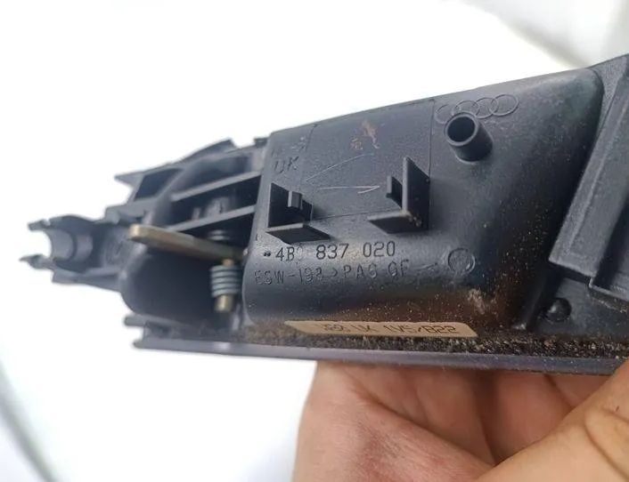 AUDI A6 C5/4B (1997-2004) Левая задняя внутренняя ручка открытия 44B837020 27165943