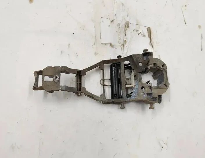 VOLKSWAGEN Jetta 5 generation (2005-2011) Кронштейн ручки передней правой двери 1K0837886 27174334