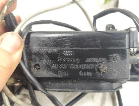 AUDI A4 B5/8D (1994-2001) Right Side Sliding Door Exterior Handle 4A0837205D 31481964