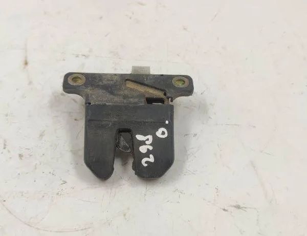 AUDI A4 B5/8D (1994-2001) Замок крышки багажника 8d5827505 31482042