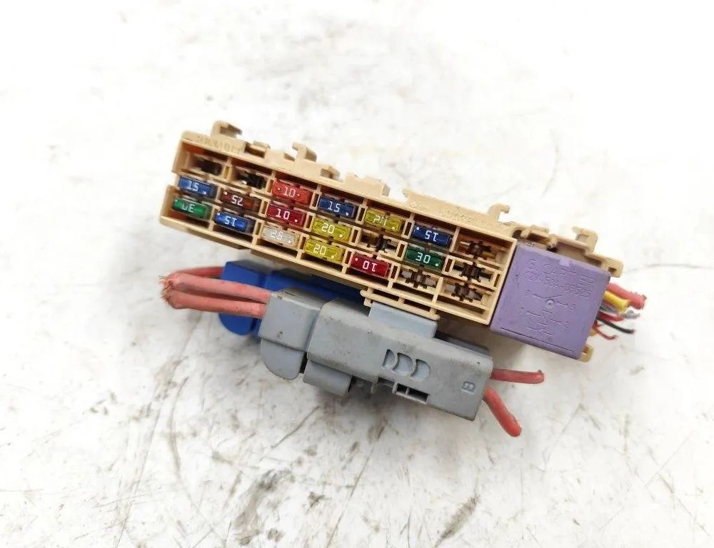 RENAULT Modus 1 generation (2004-2012) Poistková skrinka 31485646