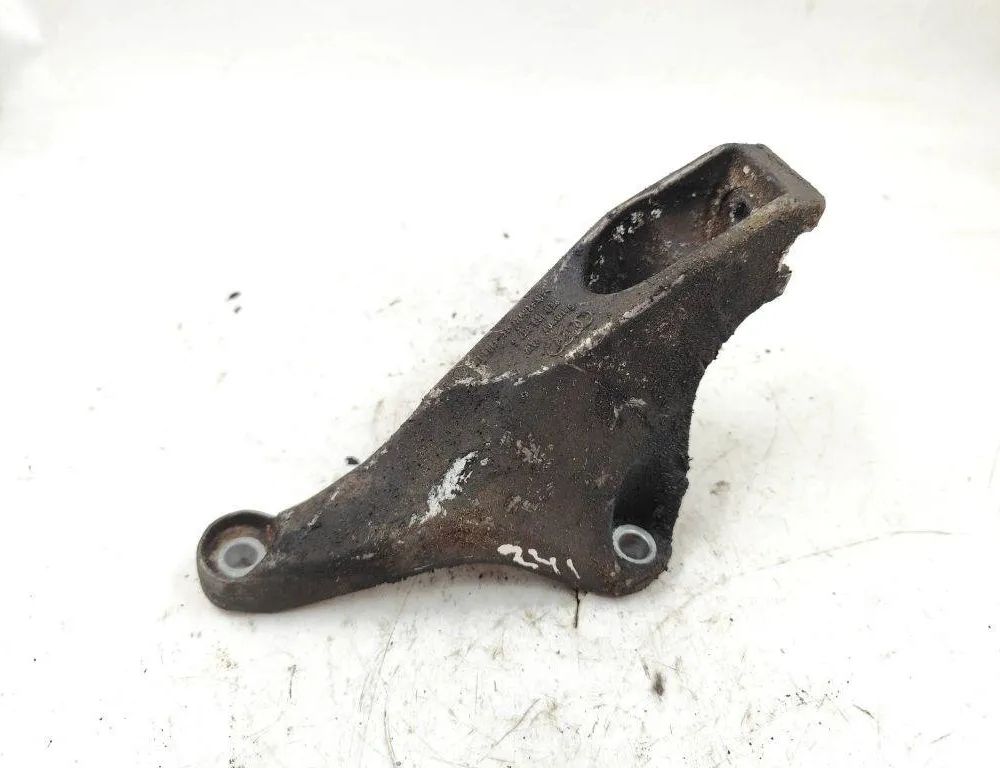 AUDI A4 B5/8D (1994-2001) Engine Bracket Right Side 8E0199307S 31487599
