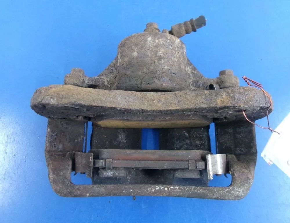 HYUNDAI Tiburon GK (2 generation) (2002-2009) Pravý predný strmeň brzdy 28700798