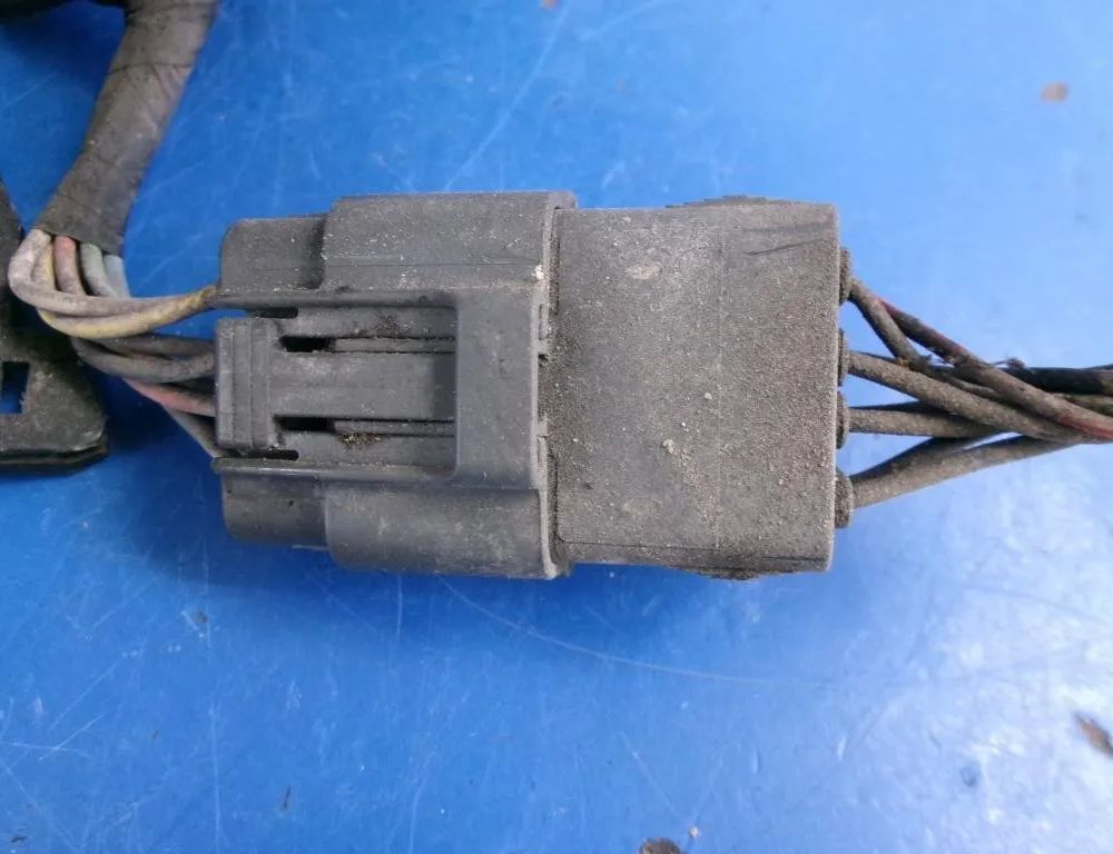 MAZDA Spiano 1 generation (2002-2008) Pravé predné svetlo 6M71-13W029-AE 30637924