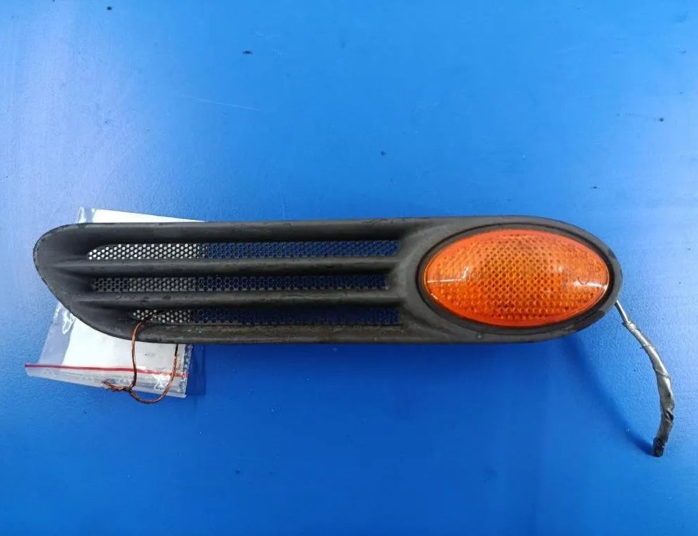 MINI Coronet Передний правый указатель поворота 1503561 32103968