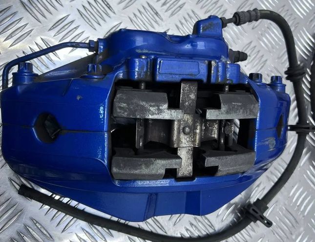 BMW 5 Series G30/G31 (2016-2023)  Комплект тормозных систем суппортов и дисков 687529404,A1S17M906,44044483,434836,687529304 29529129