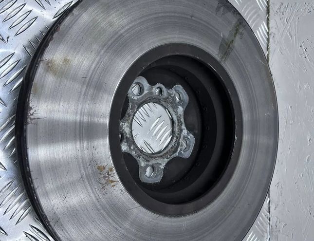 BMW 5 Series G30/G31 (2016-2023)  Комплект тормозных систем суппортов и дисков 687529404,A1S17M906,44044483,434836,687529304 29529129