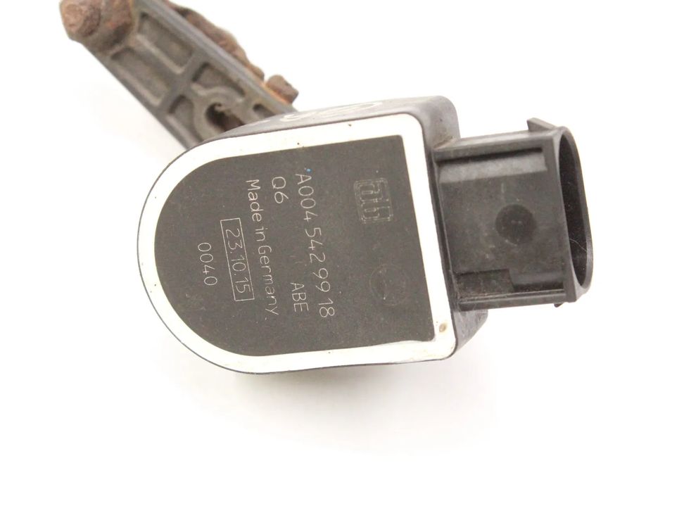 MERCEDES-BENZ E-Class W212/S212/C207/A207 (2009-2016) Výškový senzor zavesenia A0045429918 13944444