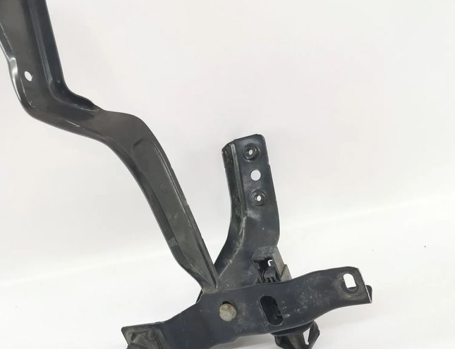 MERCEDES-BENZ C-Class W204/S204/C204 (2004-2015) Montážna doska ľavého svetlometu 204620593 20987185