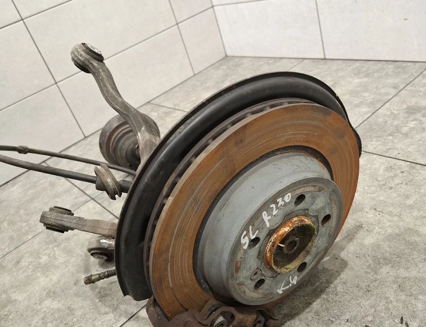 MERCEDES-BENZ SL-Class R230 (2001-2011) Ľavé zadné zavesenie A2303500416,A2303501106,A2303508508 27520817