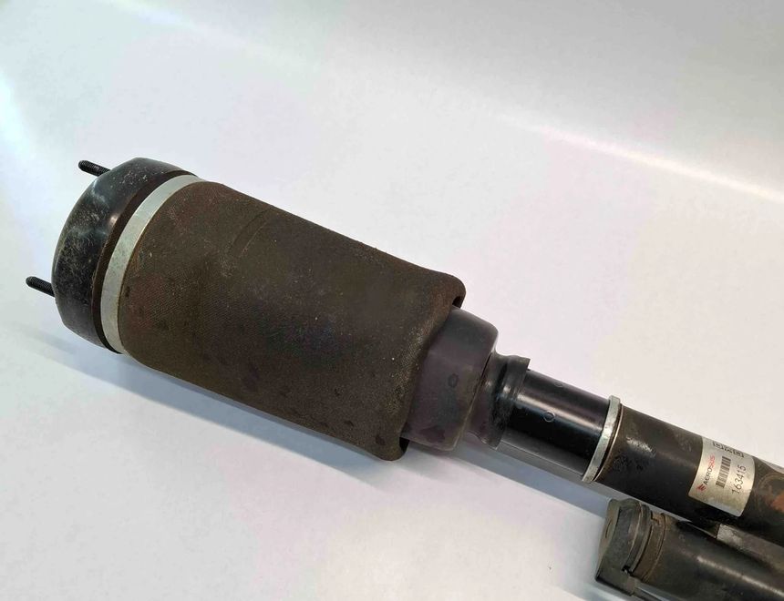 MERCEDES-BENZ R-Class W251 (2005-2017) Front right pneumatic shock absorber A2513205613 32489484