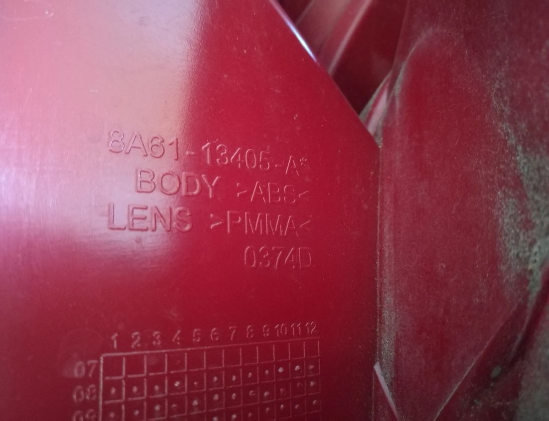 FORD Fiesta 6 generation (2008-2020) Ľavé zadné koncové svetlo 8A61-13405-A 11284564