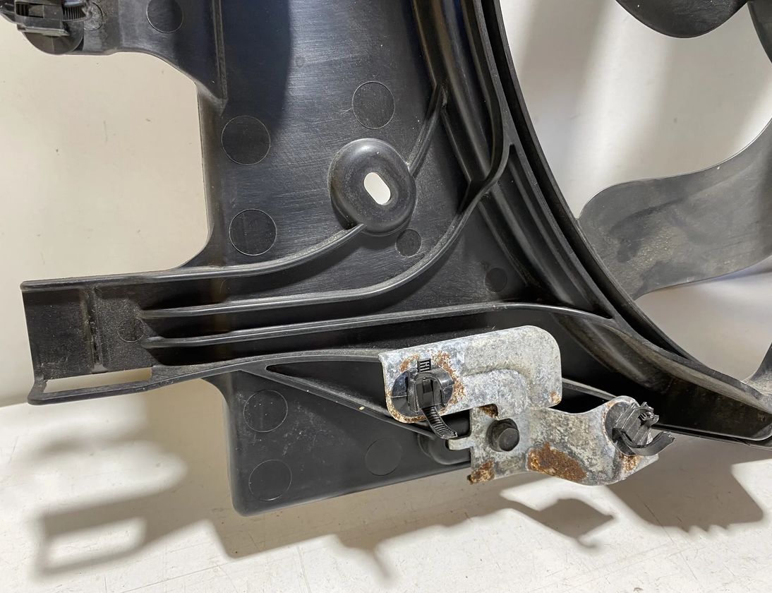 INFINITI Q60 2 generation (2016-2023) Radiatorový ventilátor 214814GC0B 14329527