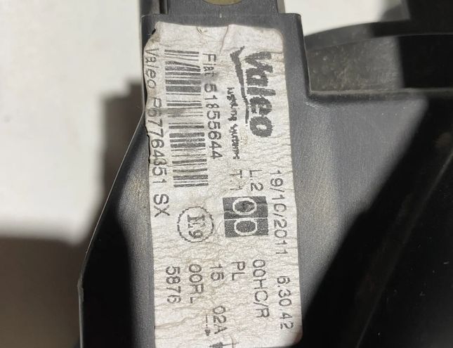 FIAT Punto 3 generation Punto (2012-2018) Ľavé predné svetlomety 51855644 22493852