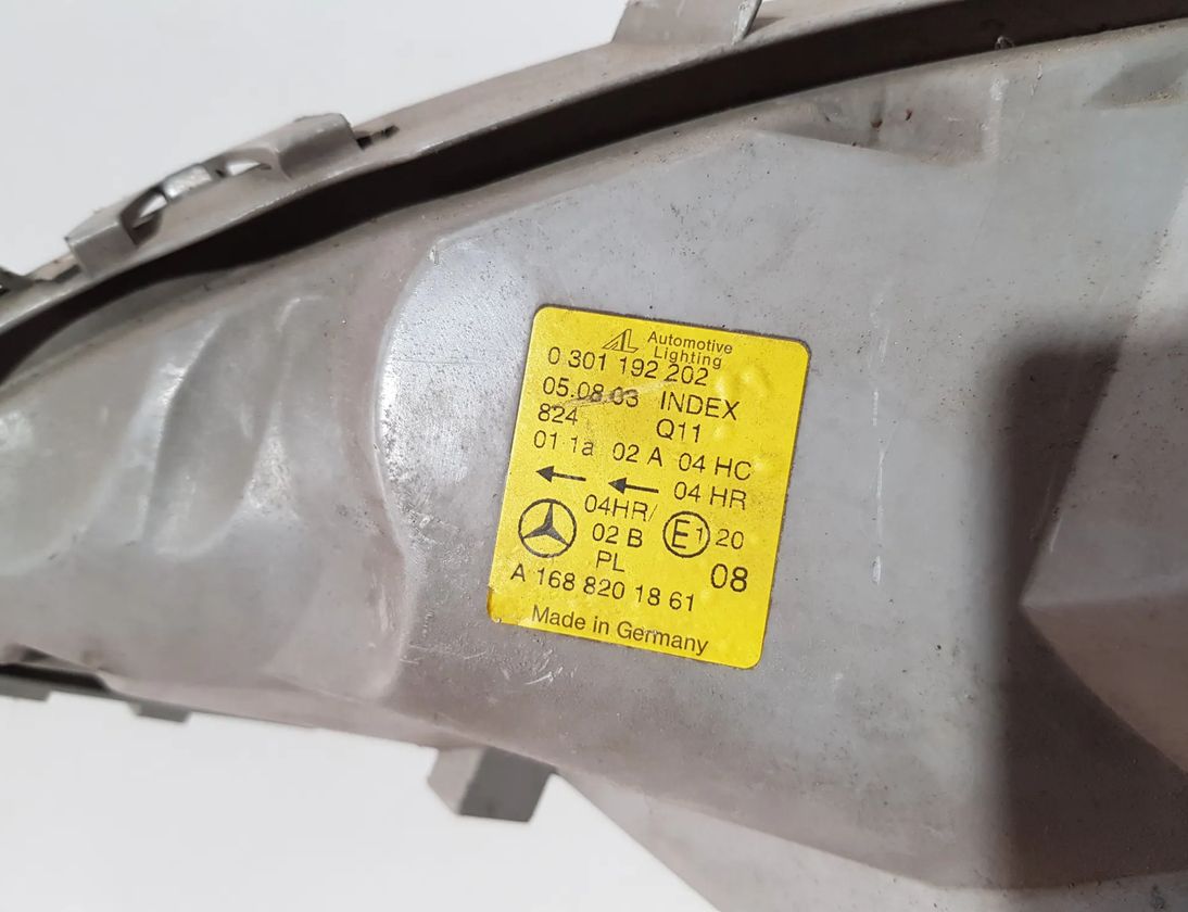 MERCEDES-BENZ A-Class W168 (1997-2004) Pravé predné svetlo A1688201861 24821931